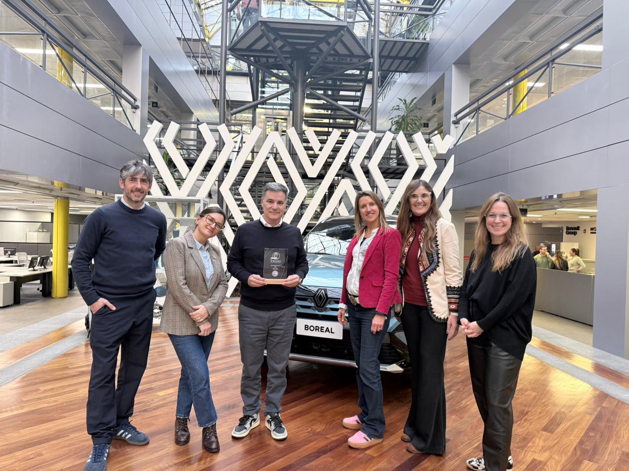 Renault recibe el premio a la mejor tecnología en los Women’s Worldwide Car of the Year 2026